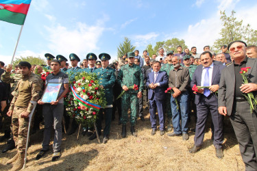 Qazaxda şəhid baş gizir Azər Məmmədov doğulduğu Kəmərli kəndində son mənzilə yola salındı