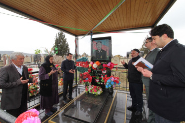 Qazaxda icra başçısı Novruz bayramı ərəfəsində Vətən müharibəsi şəhidlərinin məzarlarını ziyarət edib