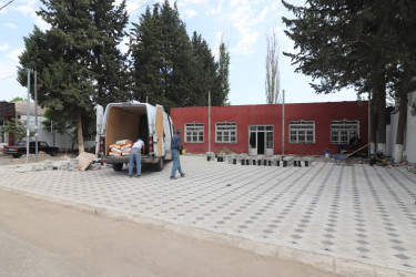 Qazaxda Prezident Administrasiyasının nümayəndəsi və İcra başçısı şəhərin Əliağa Şıxlinski küçəsində aparılan abadlıq işləri ilə yerində tanış olublar