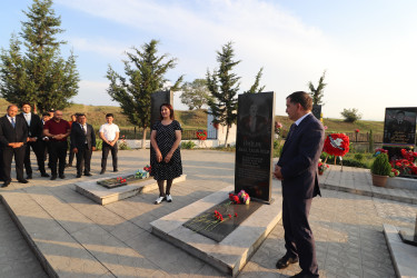 Yeni asfalt örtüyü vurulan Daş Salahlı kəndindəki Şəhidlər Xiyabanında şəhid ailələri ilə görüş olub