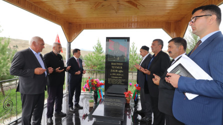 Qazaxda icra başçısı 27 Sentyabr - Anım Günü ərəfəsində Vətən müharibəsi şəhidlərinin məzarlarını ziyarət edib