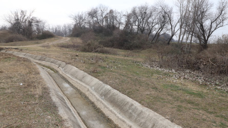 İcra başçısı kəndlərdə arx və kanallarda aparılan təmizlik işləri ilə tanış olub