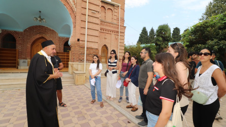 Qazaxda səfərdə olan “Gənc alimlərin yay düşərgəsi”nin iştirakçıları rayonun görməli yerlərinə ekskursiya ediblər