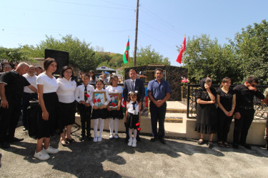 Qazaxda Vətən müharibəsi şəhidinin doğum günündə adını əbədiləşdirən bulaq-abidə kompleksinin açılışı olub