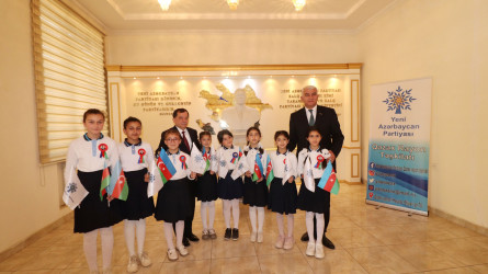 Qazaxda Ümummilli Lider Heydər Əliyevin anadan olmasının 102-ci ildönümünə həsr edilmiş “Nə zaman, nə məkan anlayışına sığmayan şərəfli və mənalı ömür” mövzusunda tədbir keçirilib