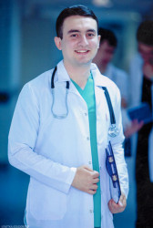 Qazaxda Vətən müharibəsinin həkim şəhidi peşə bayramında məzarı başında yad edilib