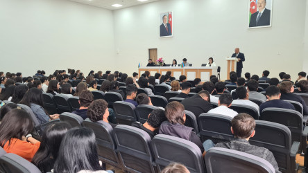 Qazaxda bu dəfə şəhər məktəblərində təhsil alan şagirdlərlə maarifləndirici görüş olub