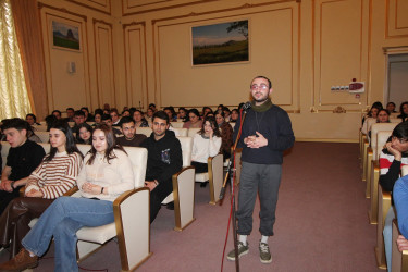 Millət vəkili Səməd Seyidov Qazaxda gənclərlə görüşüb