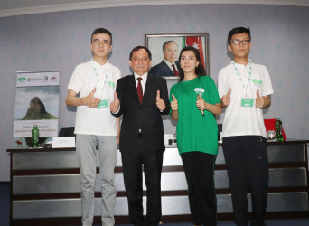 İcra başçısı Qazaxda səfərdə olan düşərgə iştirakçıları ilə görüşüb