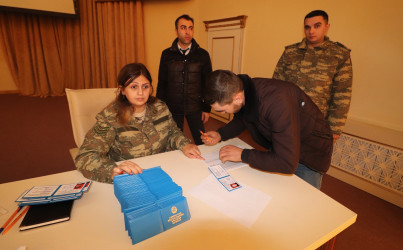 Qazaxda Vətən müharibəsi iştirakçılarına "Müharibə veteranı" vəsiqələri təqdim olunub