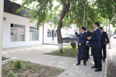 Qazaxda Prezident Administrasiyasının nümayəndəsi və İcra başçısı şəhərin Əliağa Şıxlinski küçəsində aparılan abadlıq işləri ilə yerində tanış olublar