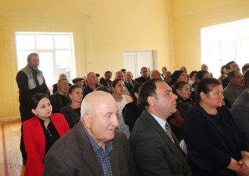 Qazaxda icra başçısının may ayında vətəndaşlarla keçirilən ilk səyyar görüşü sərhəddə yerləşən Məzəm kəndində olub