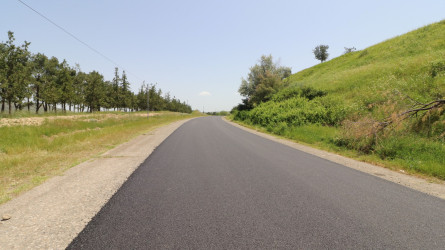 Qazaxda daha bir avtomobil yoluna yeni asfalt örtüyü döşənir. İcra başçısı görülmüş işlərlə yerində maraqlanıb – FOTOLAR