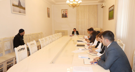 İcra başçısı vətəndaşları fərdi qəbul edərək müraciətlərini dinləyib