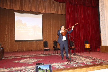 Qazaxda şair Cavanşir Rüstəmin yaradıcılığına həsr olunmuş “Ana laylam, beşik daşım, mənə cənnət Vətənimdir!”adlı tədbir keçirilib