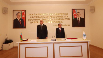 Qazaxda Ümummilli Lider Heydər Əliyevin anadan olmasının 102-ci ildönümünə həsr edilmiş “Nə zaman, nə məkan anlayışına sığmayan şərəfli və mənalı ömür” mövzusunda tədbir keçirilib