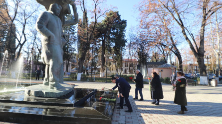 Qazaxda “Heydər Əliyev İli” çərçivəsində “Bizdə şeir də var, sənət də vardır, şairə, sənətə hörmət də vardır” devizi altında poeziya bayramı keçirilib