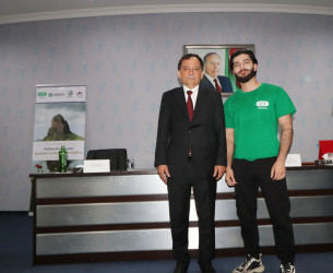 İcra başçısı Qazaxda səfərdə olan düşərgə iştirakçıları ilə görüşüb