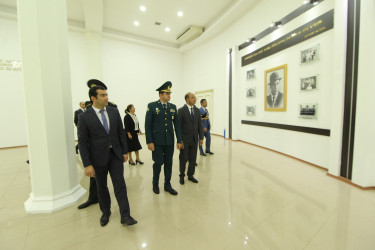 Qazaxda 1 oktyabr - Prokurorluq işçilərinin peşə bayramı münasibətilə Ulu Öndər Heydər Əliyevin abidəsi ziyarət olunub