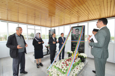 Qazaxda icra başçısı 27 Sentyabr - Anım Günü ərəfəsində Vətən müharibəsi şəhidlərinin məzarlarını ziyarət edib