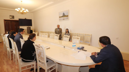 İcra başçısı vətəndaşları fərdi qəbul edərək müraciətlərini dinləyib