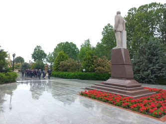 Ulu Öndər Heydər Əliyevin anadan olmasının 101 illiyinə həsr olunmuş “Tarix yazan tarixi şəxsiyyət” mövzusunda tədbir keçirilib