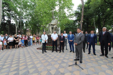 Qazaxda Xalq yazıçısı İsmayıl Şıxlının adını daşıyan park əsaslı təmirdən sonra yenidən sakinlərin istifadəsinə verilib