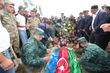 Qazaxda şəhid gizir Azad Kərimov doğulduğu Daş Salahlı kəndində torpağa tapşırılıb