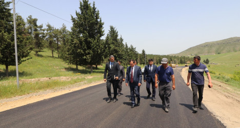 Qazaxda daha bir avtomobil yoluna yeni asfalt örtüyü döşənir. İcra başçısı görülmüş işlərlə yerində maraqlanıb – FOTOLAR