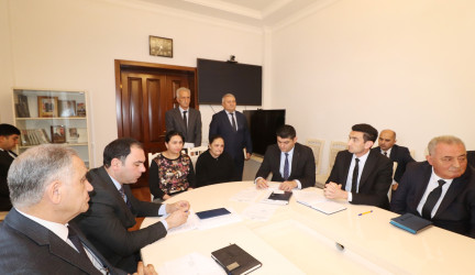 Qazax RİH-də keçirilən ümumi qəbulda icra başçısı vətəndaşların müraciətini dinləyib