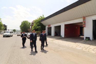 Qazaxda Prezident Administrasiyasının nümayəndəsi və İcra başçısı şəhərin Əliağa Şıxlinski küçəsində aparılan abadlıq işləri ilə yerində tanış olublar