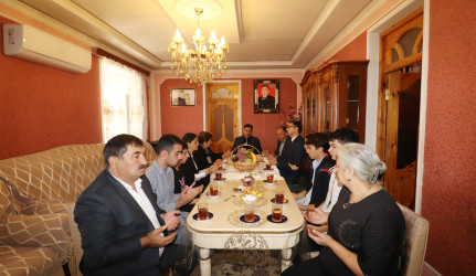 Vətən müharibəsində adını tarixə yazdıran şəhid gizir Amid Məmmədovun ailəsi ziyarət olunub