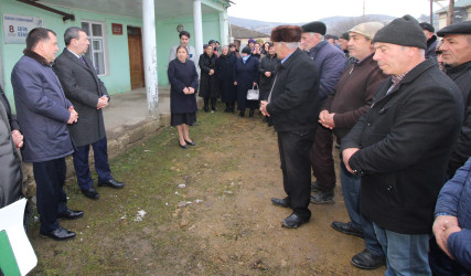 Millət vəkili Səməd Seyidov sərhəd kəndi Fərəhlidə yaşayan sakinlərlə görüşüb