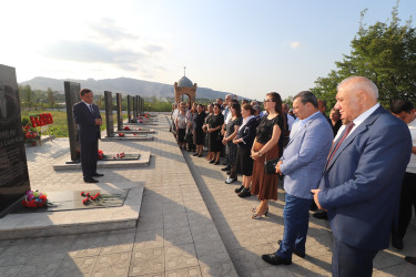 Yeni asfalt örtüyü vurulan Daş Salahlı kəndindəki Şəhidlər Xiyabanında şəhid ailələri ilə görüş olub