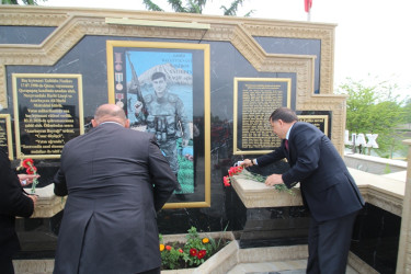 Qazaxda “Azərbaycan Bayrağı” ordenli Vətən müharibəsi şəhidinin adını əbədiləşdirən bulaq-abidə kompleksinin açılışı olub