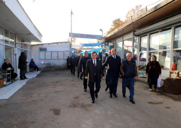 İcra başçısı Mərkəzi bazarda olub