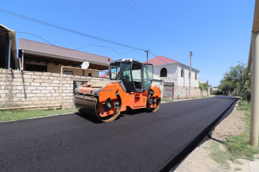 İcra başçısı yeni asfalt örtüyü vurulan Bakı küçəsində olub 