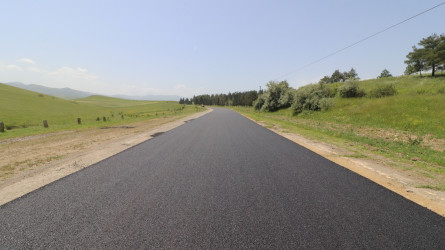 Qazaxda daha bir avtomobil yoluna yeni asfalt örtüyü döşənir. İcra başçısı görülmüş işlərlə yerində maraqlanıb – FOTOLAR