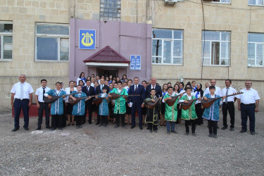 Nazir Anar Kərimov Qazaxda müəssisələrə baxış keçirib, mədəniyyət işçiləri ilə görüşüb