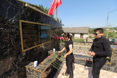 Qazaxda Vətən müharibəsi şəhidinin doğum günündə adını əbədiləşdirən bulaq-abidə kompleksinin açılışı olub