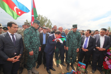 Qazaxda şəhid baş leytenant Yunis Kazımov doğulduğu Kəmərli kəndində son mənzilə yola salınıb