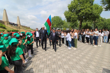 Qazaxda Ümummilli Lider Heydər Əliyevin anadan olmasının 100 illiyinə həsr olunmuş fləşmob keçirilib