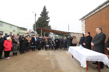 Millət vəkili Səməd Seyidov Qazaxda Nəriman Nərimanov yaşayış massivində seçiciləri ilə görüşüb