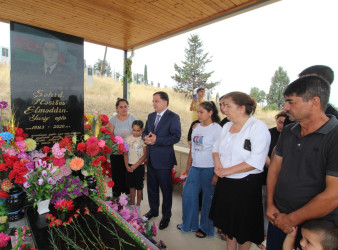 Qazaxda Vətən müharibəsi şəhidi çavuş Elməddin Nəsibovun doğum günündə məzarı ziyarət olunub