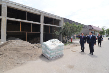 Qazaxda Prezident Administrasiyasının nümayəndəsi və İcra başçısı şəhərin Əliağa Şıxlinski küçəsində aparılan abadlıq işləri ilə yerində tanış olublar
