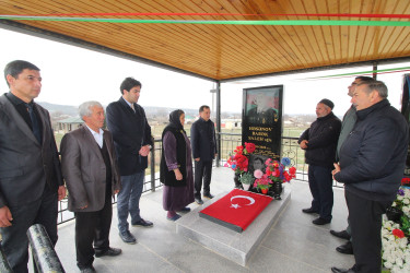 Qazaxda icra başçısı Novruz bayramı ərəfəsində Vətən müharibəsi şəhidlərinin məzarlarını ziyarət edib