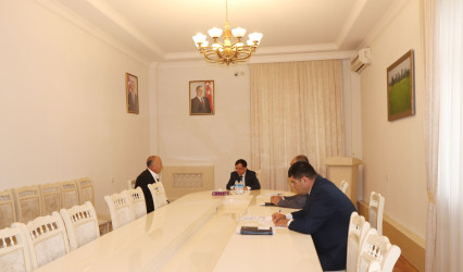 Qazax RİH-də keçirilən fərdi qəbulda icra başçısı vətəndaşların müraciətlərini dinləyib