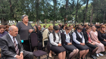 Qazaxda icra başçısının vətəndaşlarla olan növbəti səyyar görüşü Dəmirçilər kəndində keçirilib