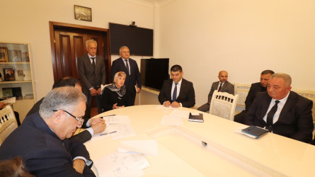 Qazax RİH-də keçirilən ümumi qəbulda icra başçısı vətəndaşların müraciətini dinləyib
