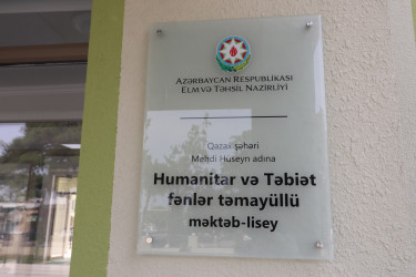 İcra başçısı yeni tikilən Qazax şəhər Mehdi Hüseyn adına Humanitar və Təbiət Fənlər Təmayüllü Məktəb-Liseydə olub